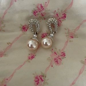Drop pearl wedding earrings